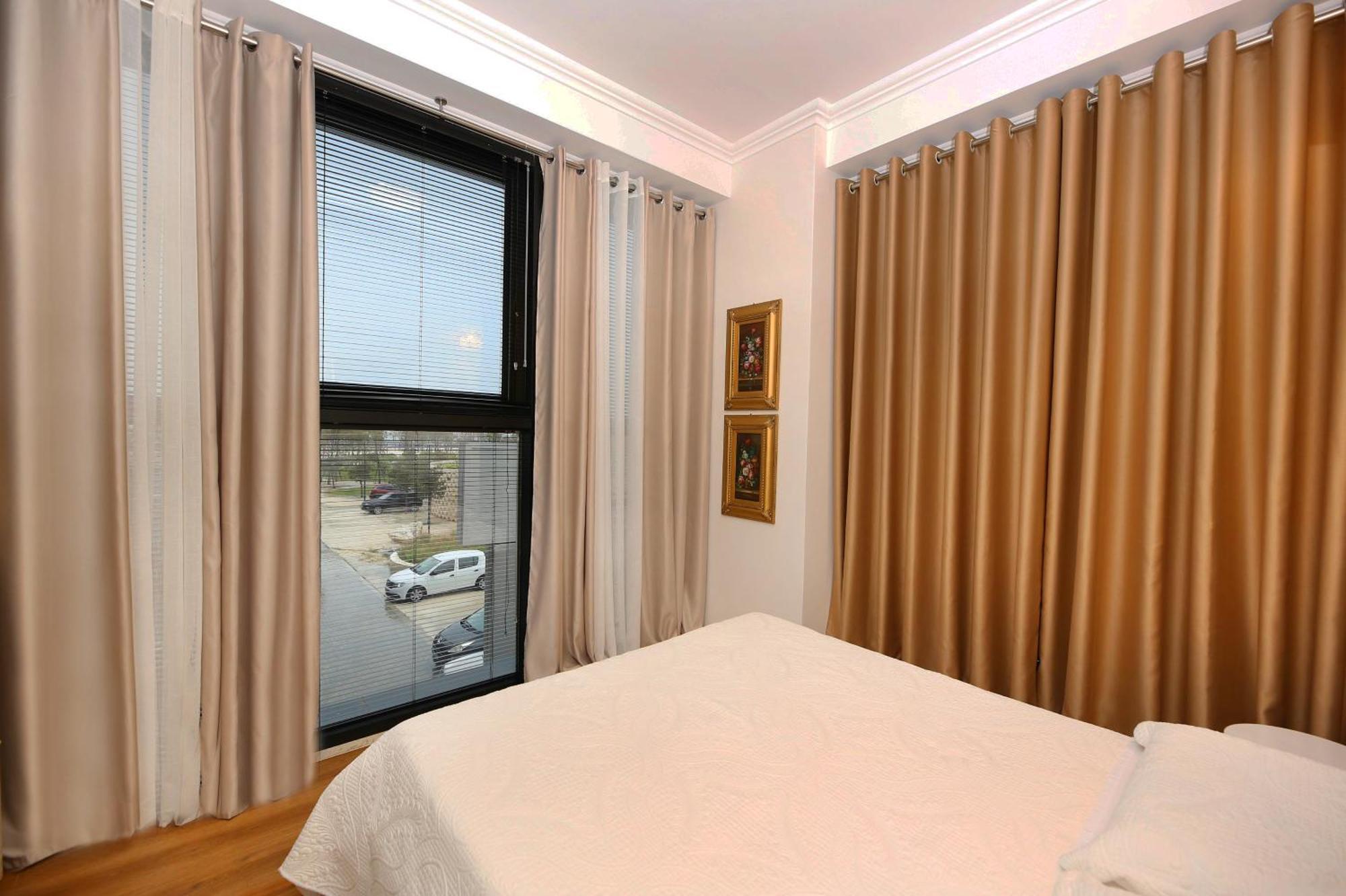 Sea Pearl Apartment Вльора Екстер'єр фото